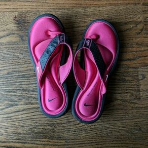 Nike comfort footbed flip flops
